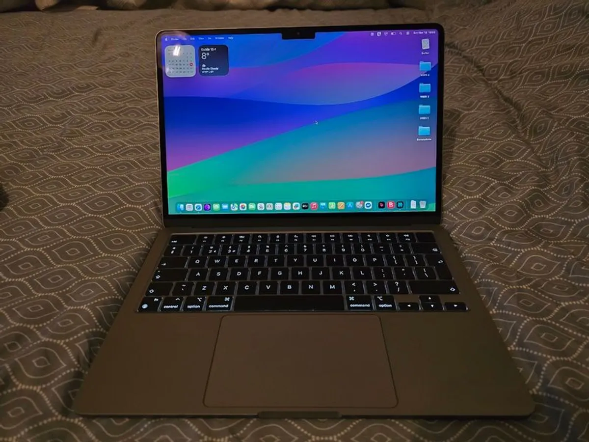 Macbook Air M3 13 in. - Image 1