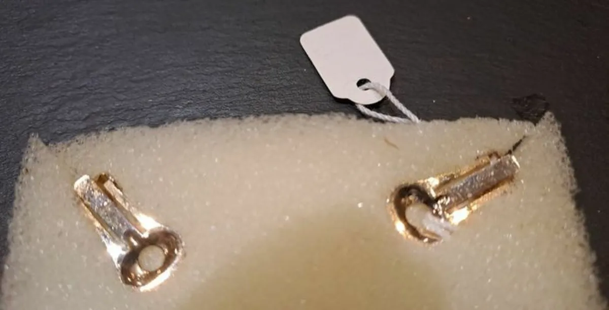 Clip on earrings - Image 2