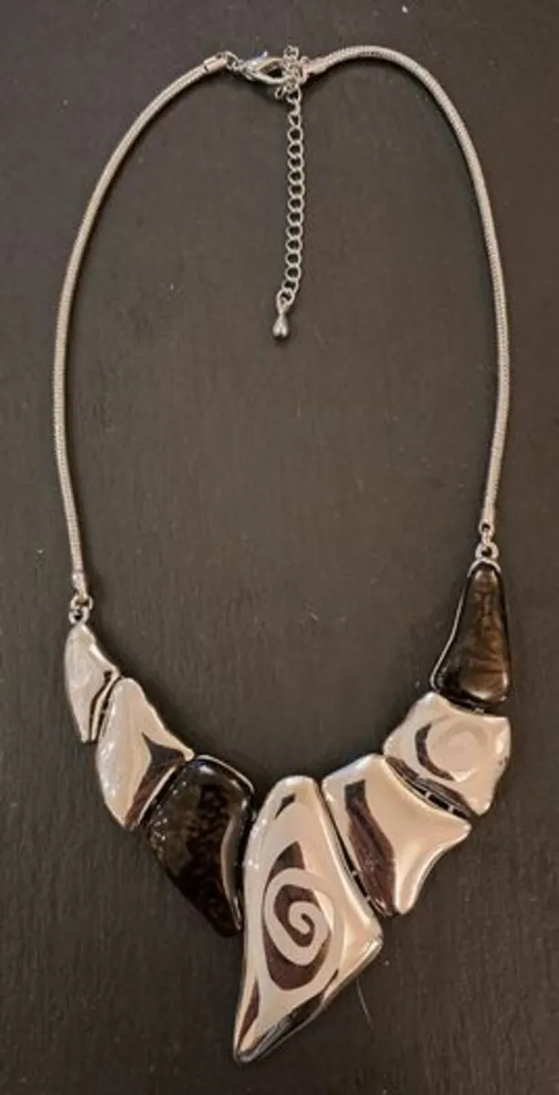 Stacked swirl Necklace - Image 1