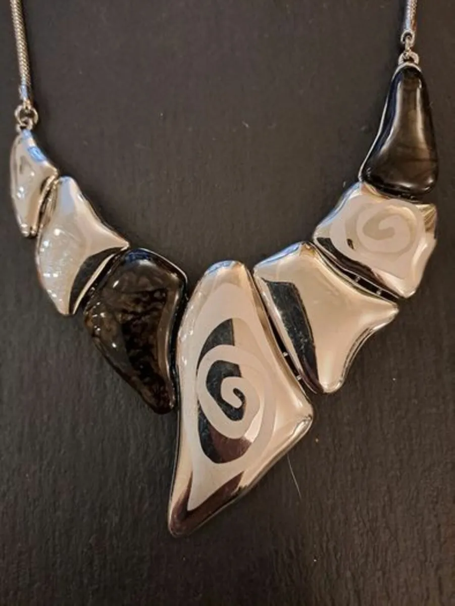 Stacked swirl Necklace - Image 2