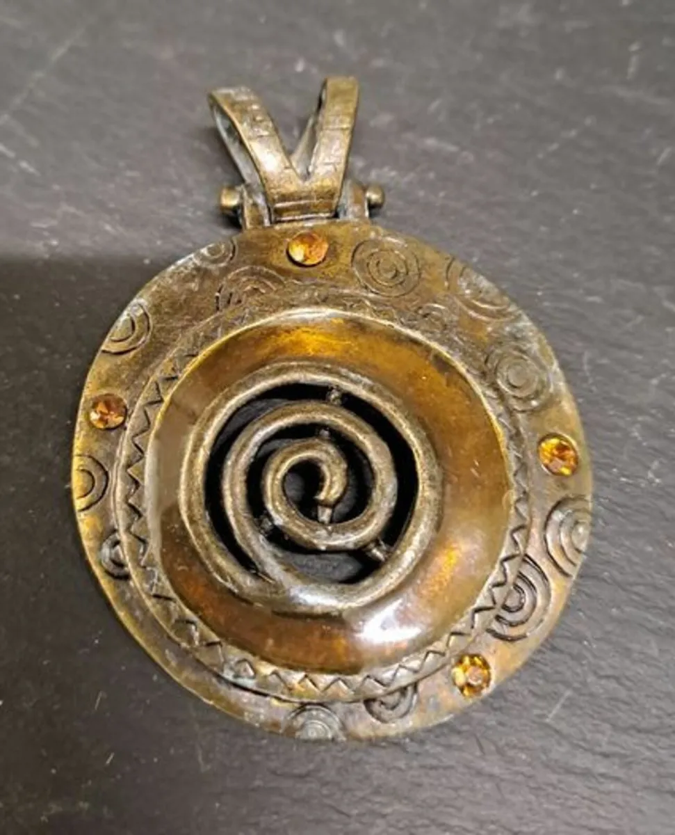 Copper pendant with orange crystals - Image 1