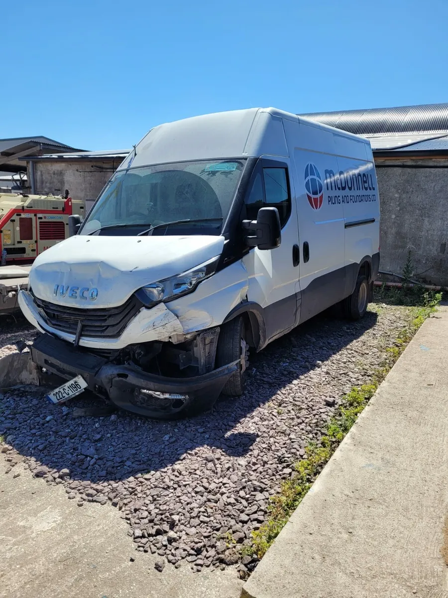 Crashed Iveco Daily - Image 3