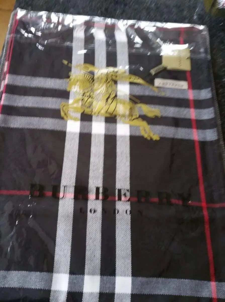 Burberry Silk/Wool Signature Tartan Scarves/Shawls - Image 3