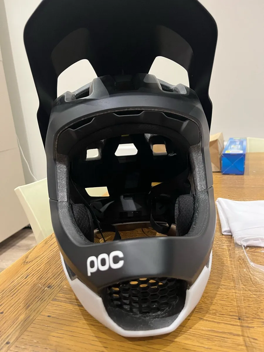 POC Octocon mips MTB helmet - Image 1