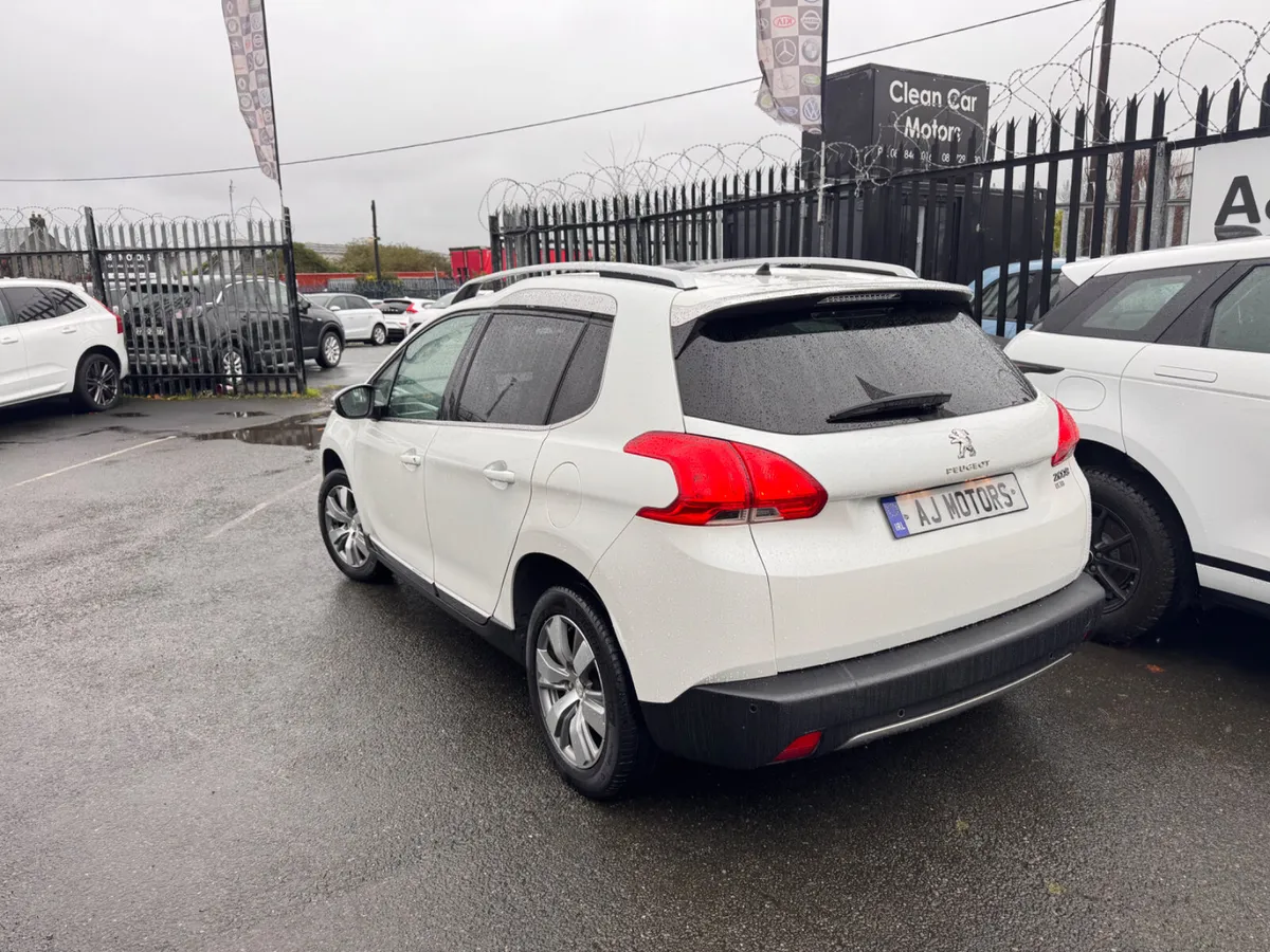 15 PEUGEOT 2008 1.2 AUTOMATIC - Image 4