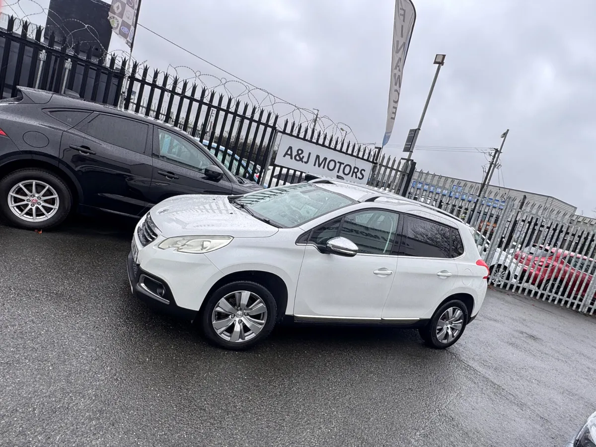 15 PEUGEOT 2008 1.2 AUTOMATIC - Image 2