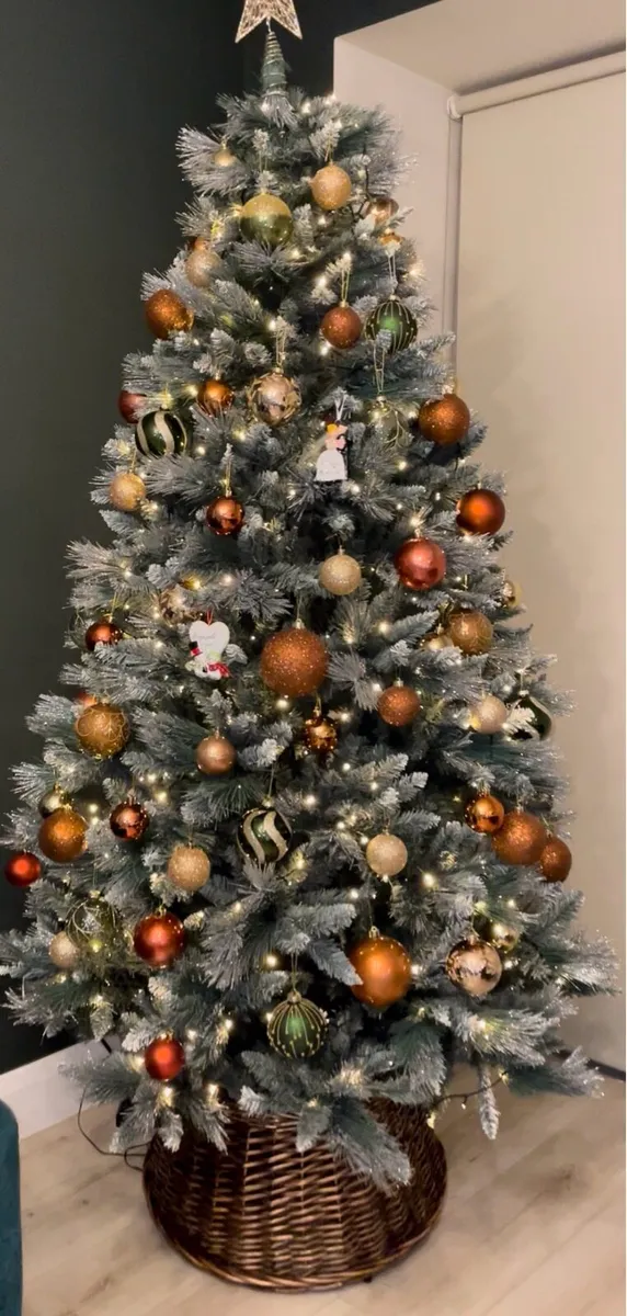 7ft Silverthorne Christmas Tree - Image 2