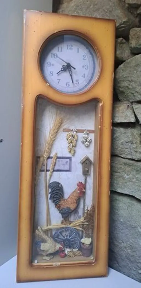 Vintage farm scene Clock chickens - Image 2
