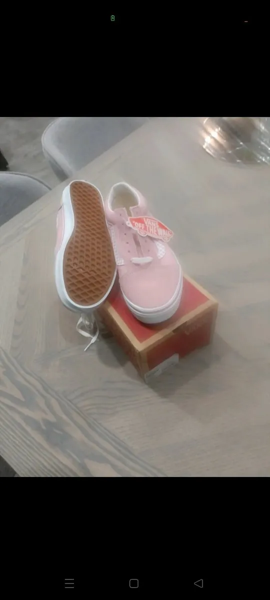 Vans ladies laced up canvas shoes - Image 2