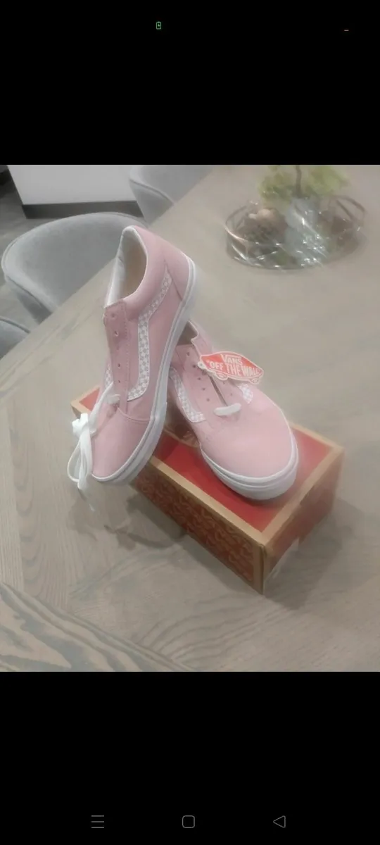 Vans ladies laced up canvas shoes - Image 1