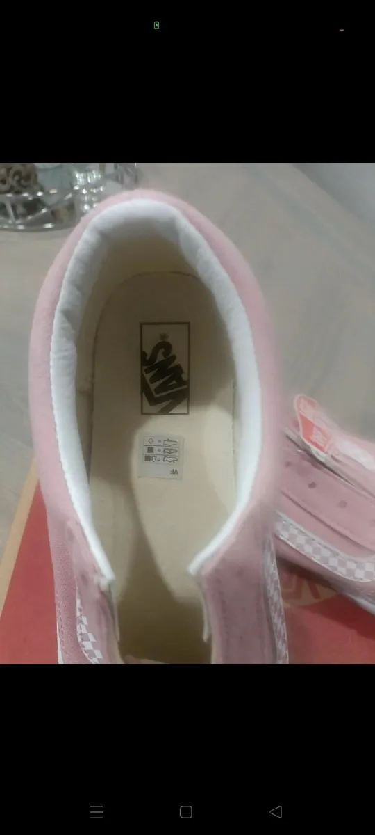 Vans ladies laced up canvas shoes - Image 4