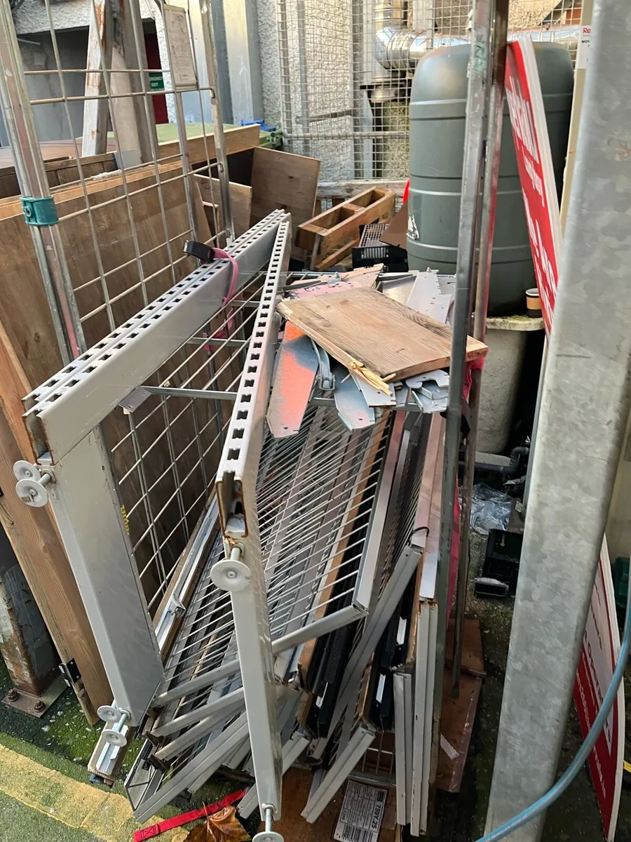 Scrap metal / wood - Image 2