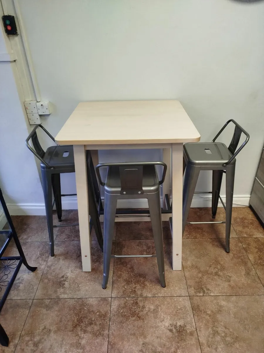 Shop fittings - Image 2