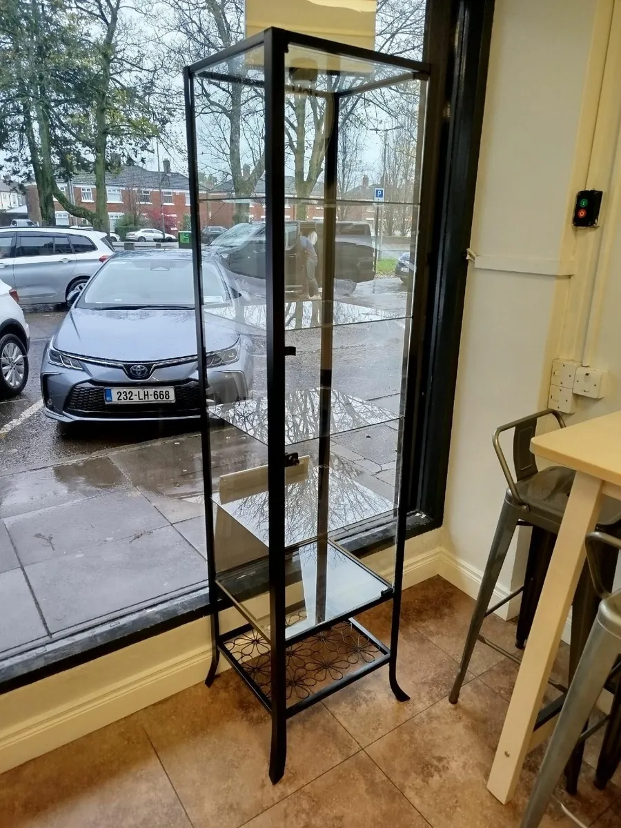 Shop fittings - Image 3