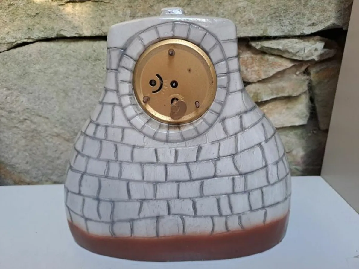 Mechanical fireside picture Clock - Image 2