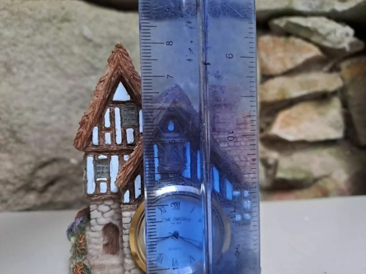 W Widdop Clock tudor house - Image 4