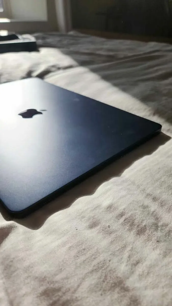 Apple Macbook Air 15' (2023) M2 512gb SSD 8GB RAM - Image 3