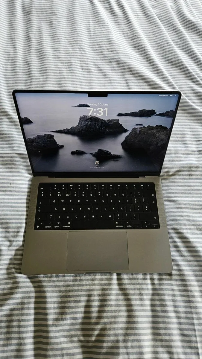 Apple Macbook Pro 14' (2021) M1 1TB SSD 16GB RAM - Image 1