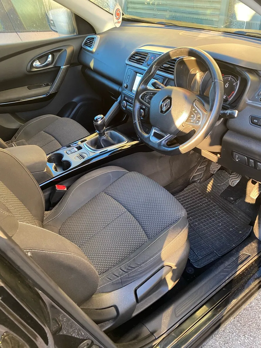 Renault Kadjar breaking for Parts - Image 4