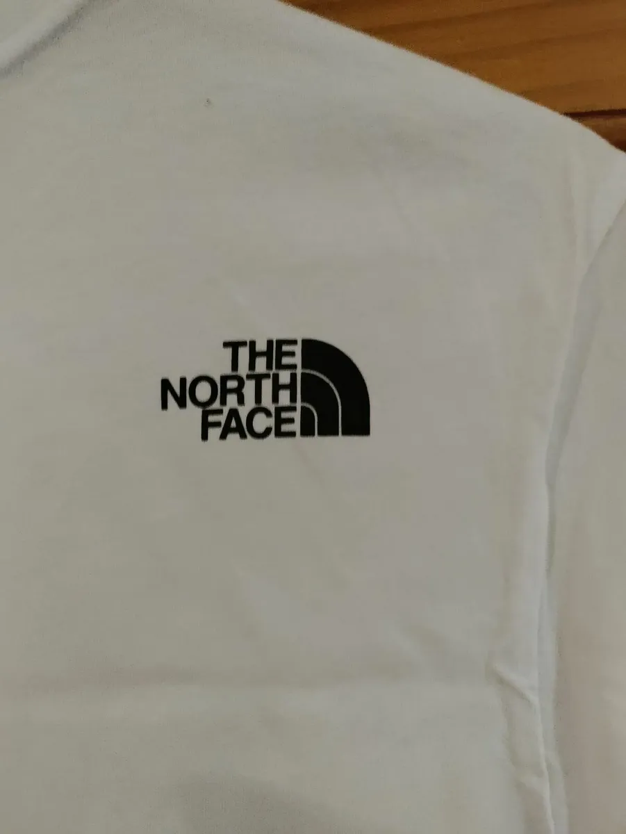 The North Face T shirt L - Image 2