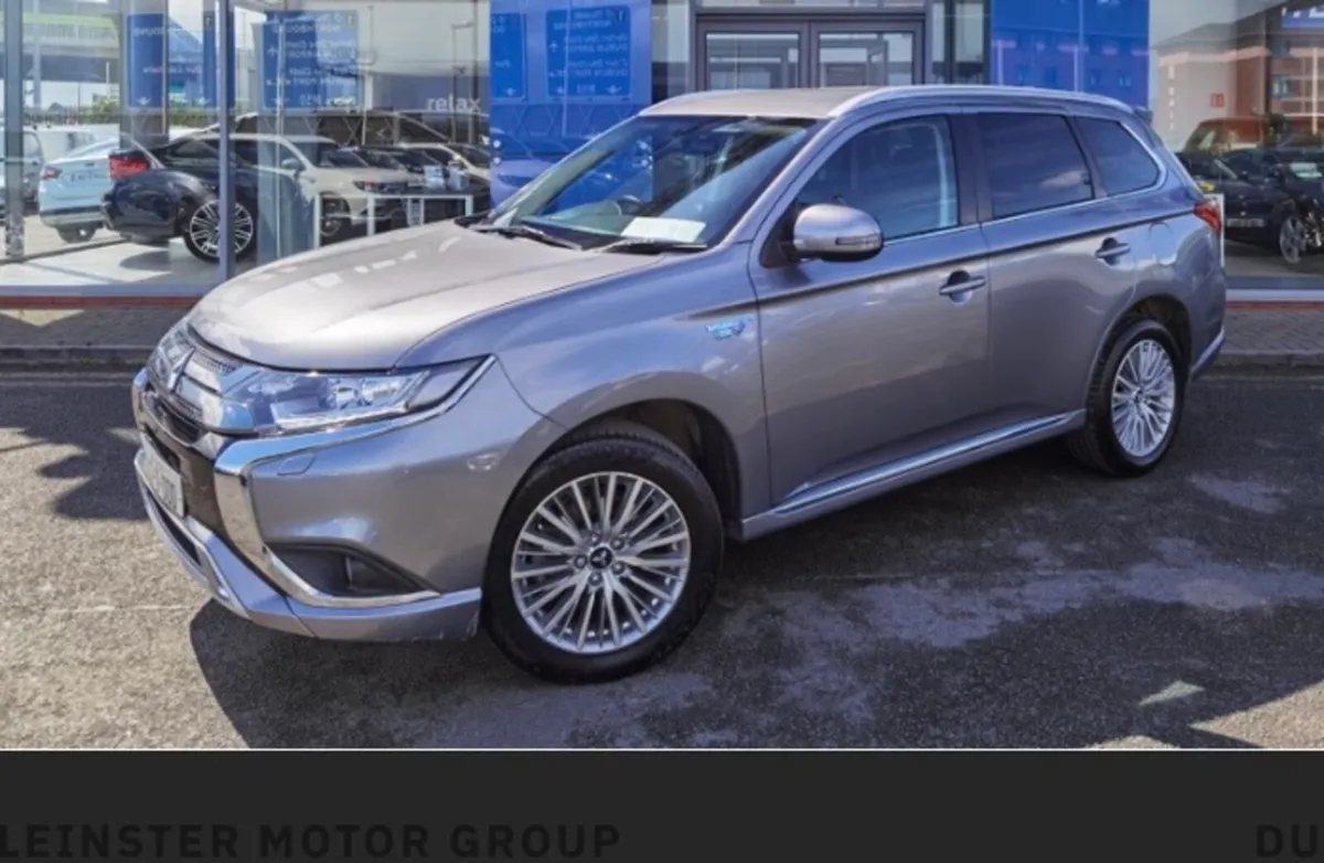 Mitsubishi Outlander PHEV - Image 2