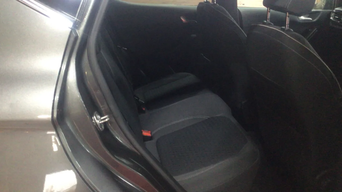 2017 Ford Fiesta TITANIUM 1.0 Petrol - Image 4