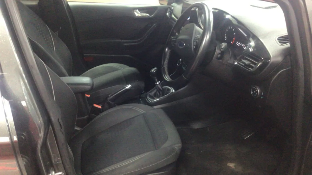 2017 Ford Fiesta TITANIUM 1.0 Petrol - Image 3