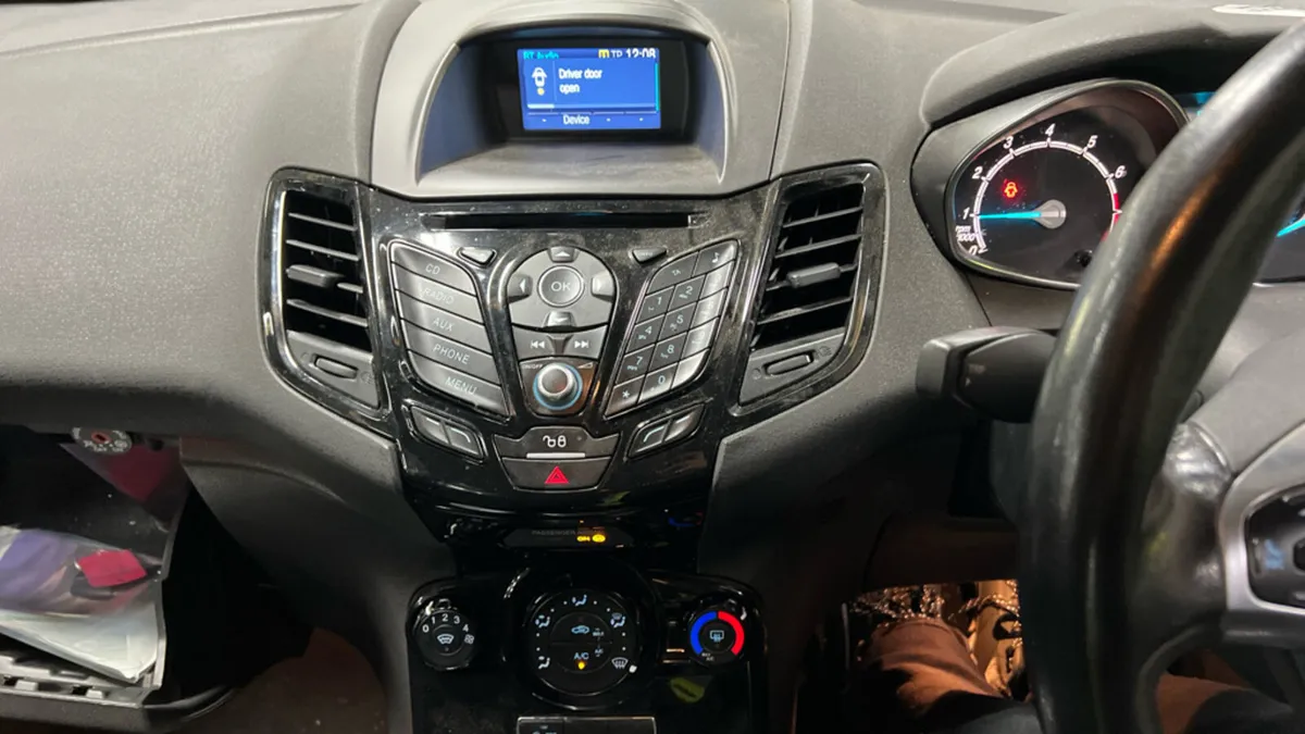 Ford Fiesta 2015 1.0 Petrol ZETEC - Image 2