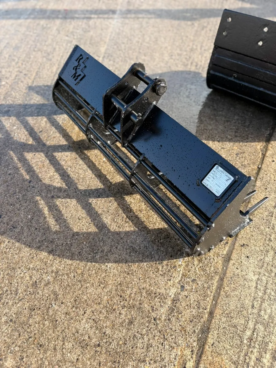 Mini Digger 301.7 - Image 3