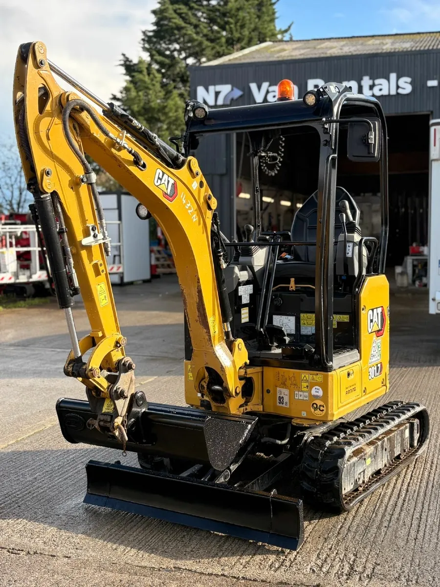 Mini Digger 301.7 - Image 1