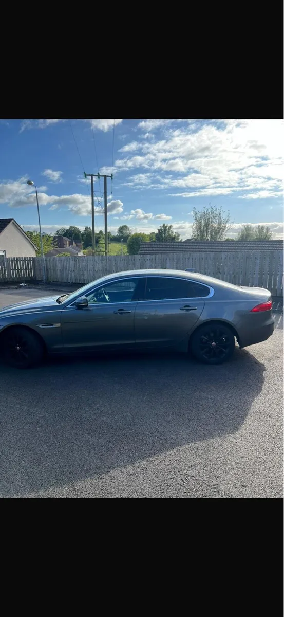 2017 jaguar xf 2.0ld prestige auto**NEEDS ENGINE - Image 3