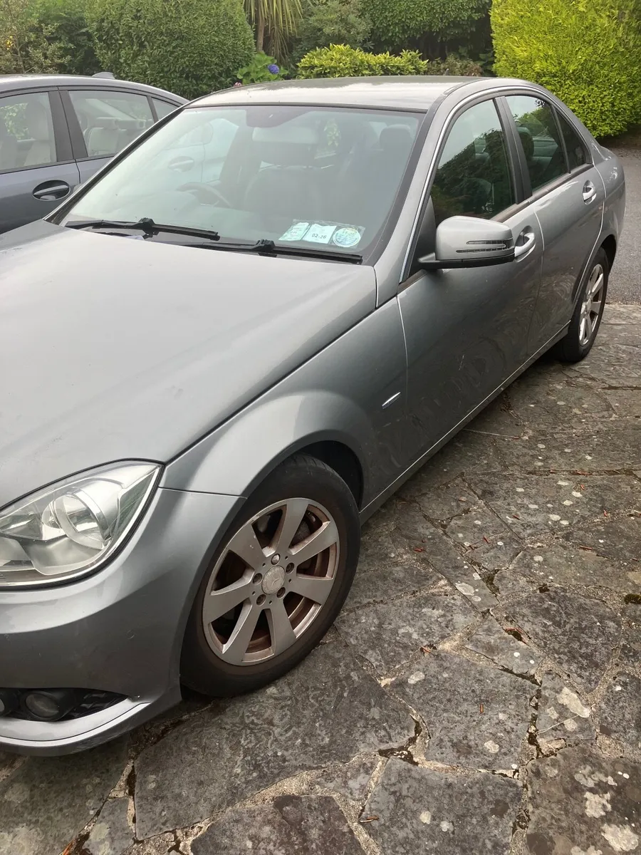 Mercedes-Benz C-Class 2011 - Image 2