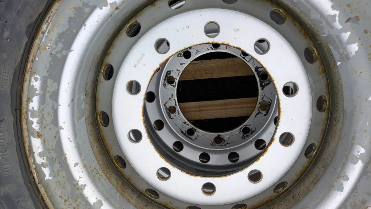 Dump trailer wheels & tyres 385/65-22.5 - Image 4