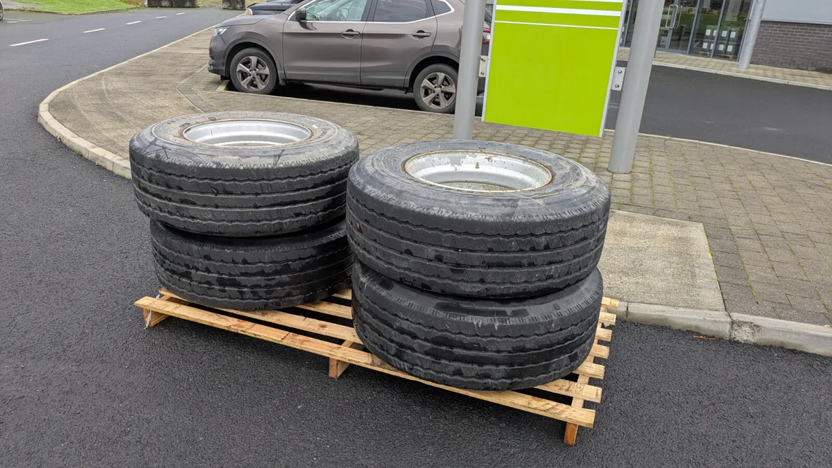 Dump trailer wheels & tyres 385/65-22.5 - Image 1