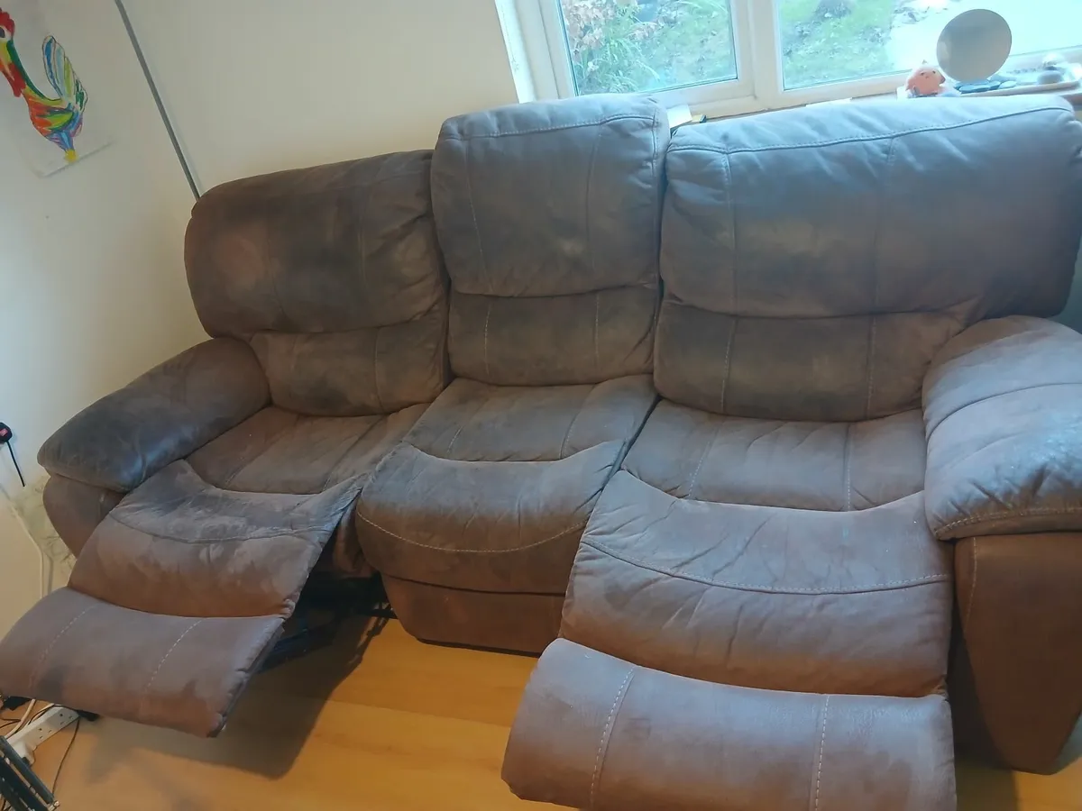 Couch - Image 2