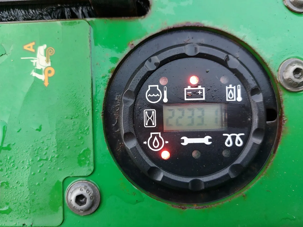 John Deere 1570 mower - Image 4