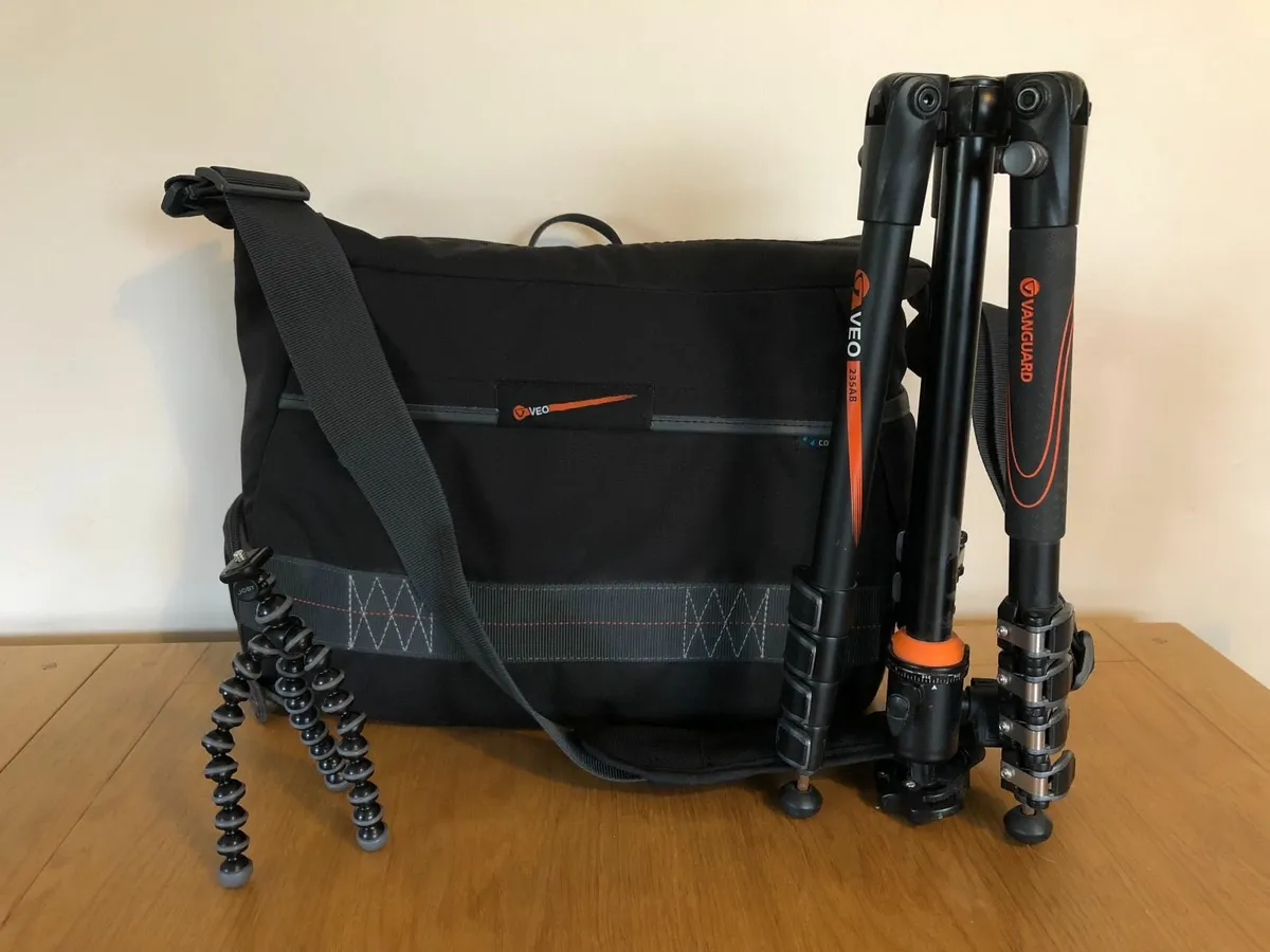 Fujifilm XT4 Camera, lenses, bag, flash, Batteries - Image 3