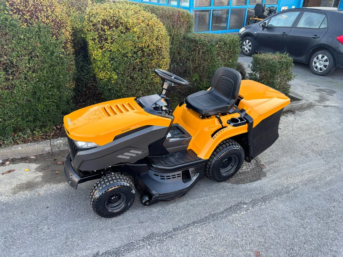 2nd Hand Ride On Mower - Mint Condition - Image 1
