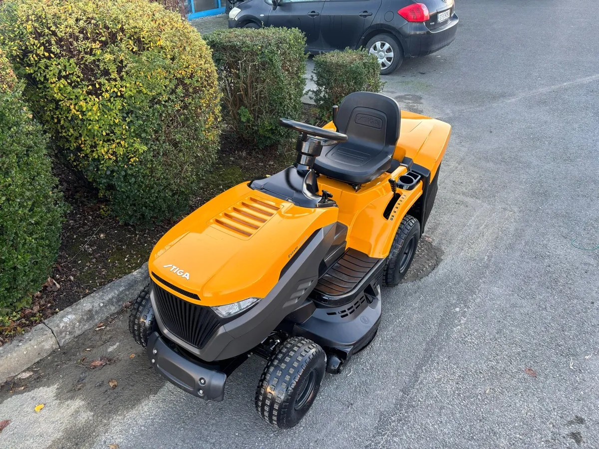 2nd Hand Ride On Mower - Mint Condition - Image 2