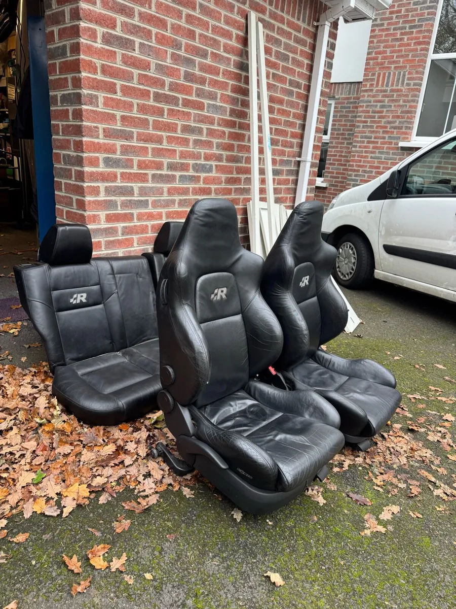 Mk4 golf r32 full konig leather seats - Image 1