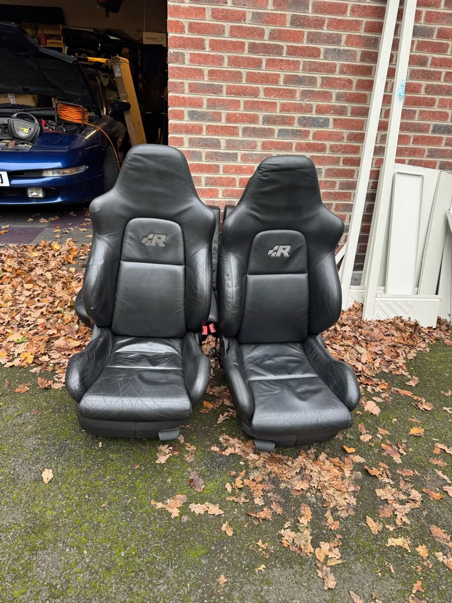 Mk4 golf r32 full konig leather seats - Image 2