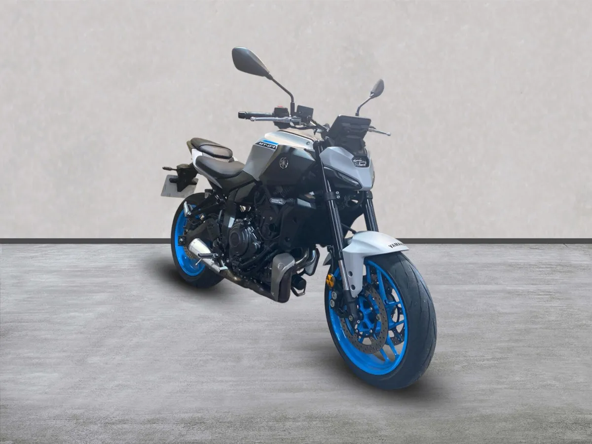 YAMAHA MT -07 ABS , (25MY) with low miles - Image 3