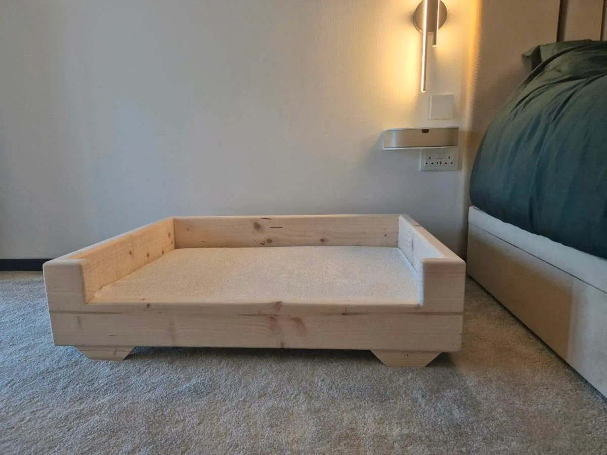 100% wood Dog bed - Image 3