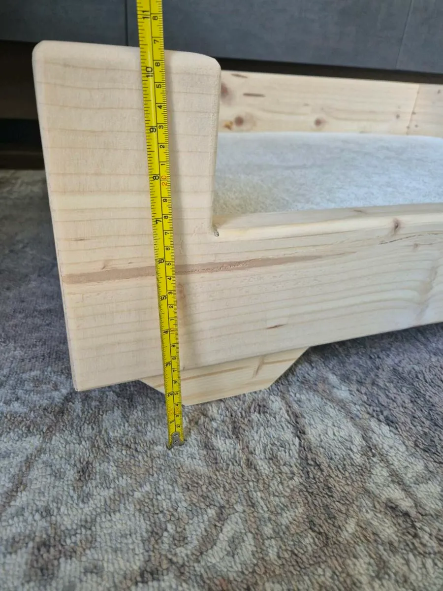 100% wood Dog bed - Image 4
