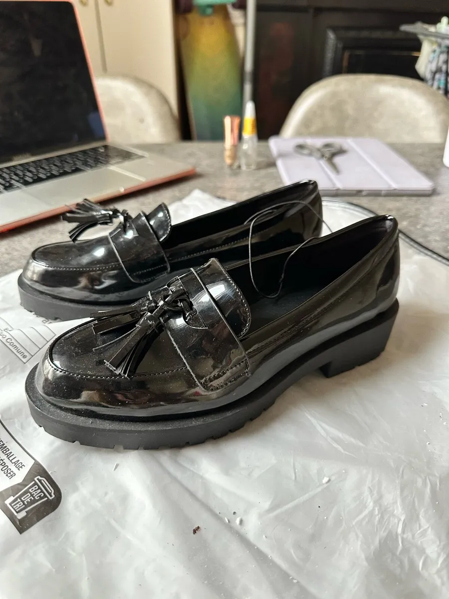 Black Patent Chunky Tassel Loafers - New - Image 3
