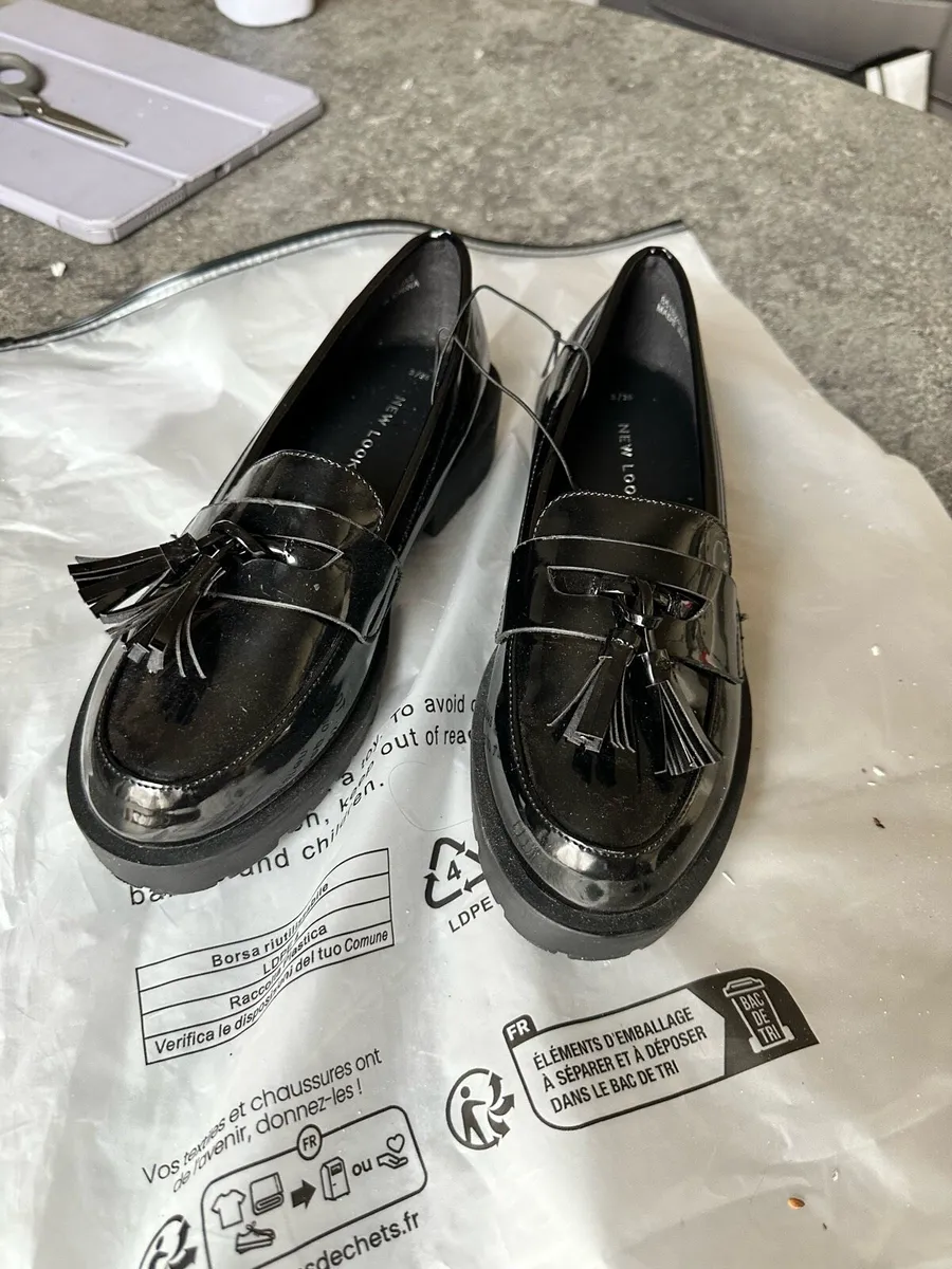 Black Patent Chunky Tassel Loafers - New - Image 4