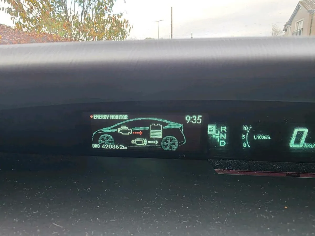 Toyota prius nct 3/26 - Image 2