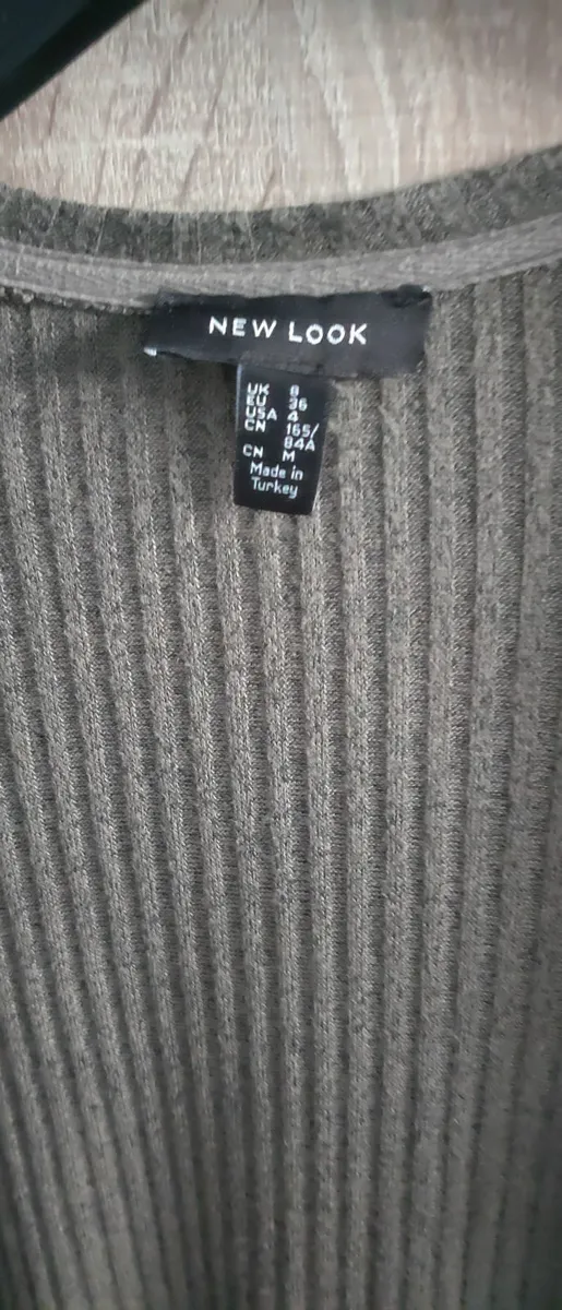 Beige sweater label size UK 8 but fits 8 10 small - Image 3