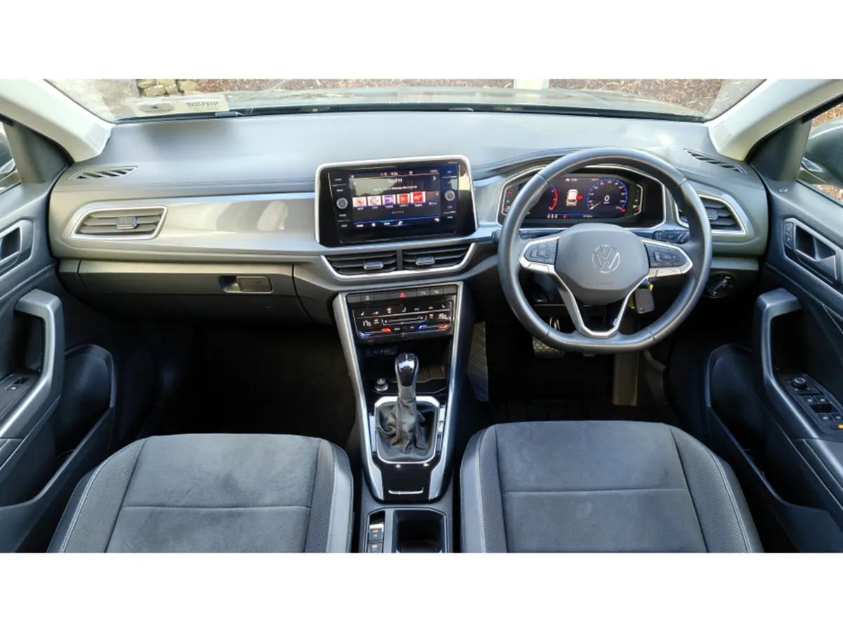 Volkswagen T-Roc Style 1.5 TSI 150 BHP D.S.G AUTO- - Image 2