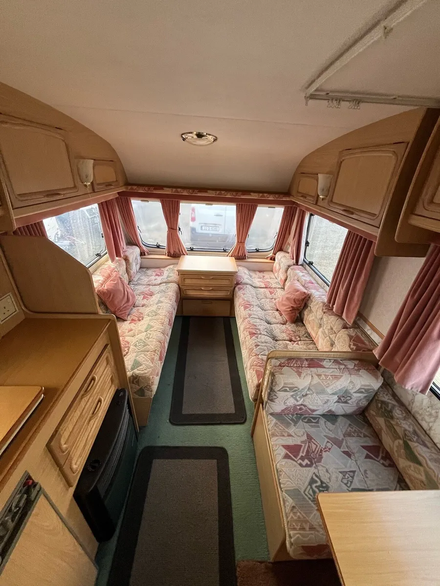 Avondale Caravan in wonderful condition - Image 4